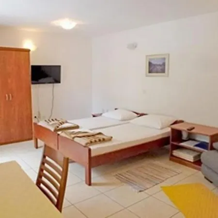 Vlado Apartment Njivice
