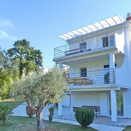 Vlado Apartment *