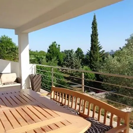 Vlado Apartment Njivice