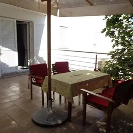 Vlado Apartment Njivice