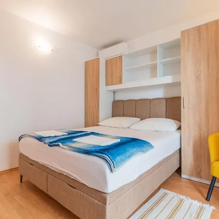 Vlado Apartman *