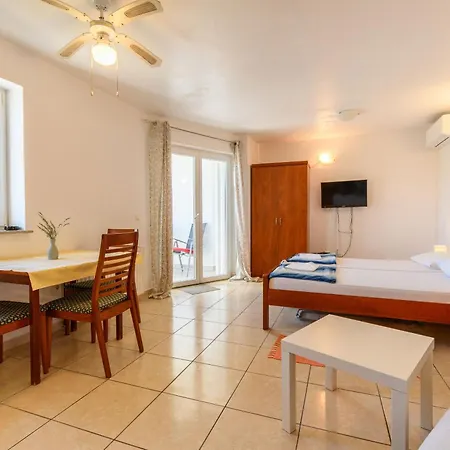 Apartman Vlado *