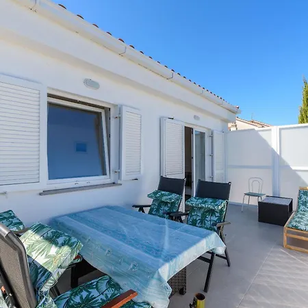 Vlado Apartman *