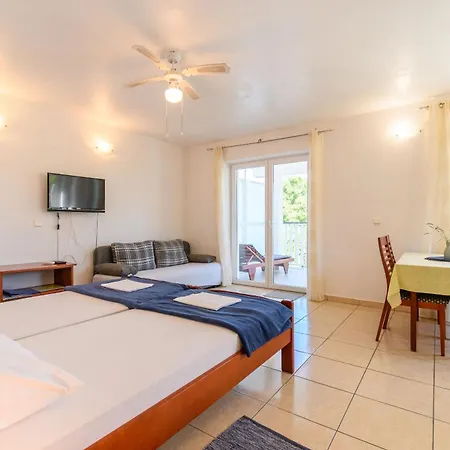 Apartman Vlado *